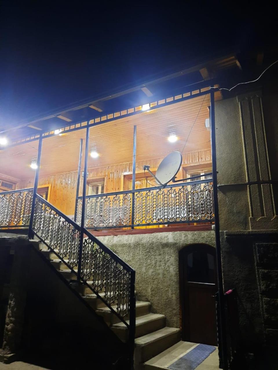 Guesthouse "Megi" ميستيا المظهر الخارجي الصورة