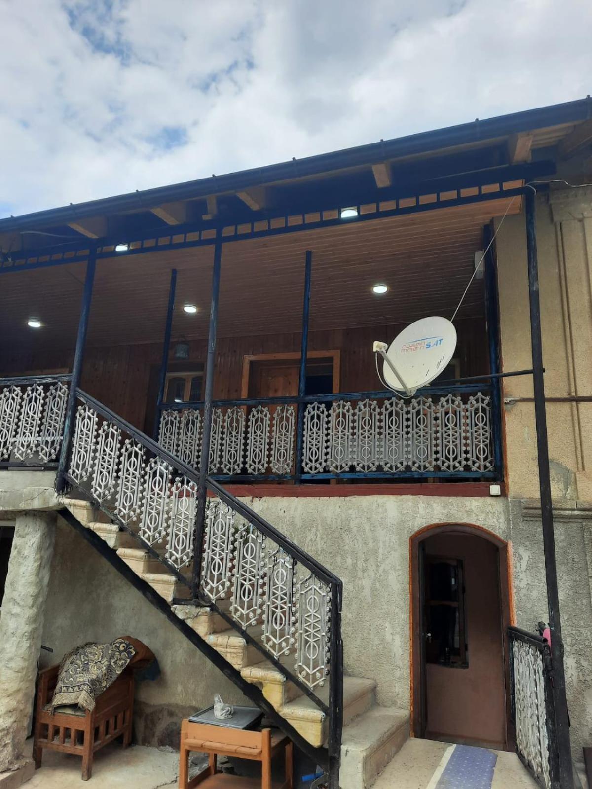 Guesthouse "Megi" ميستيا المظهر الخارجي الصورة