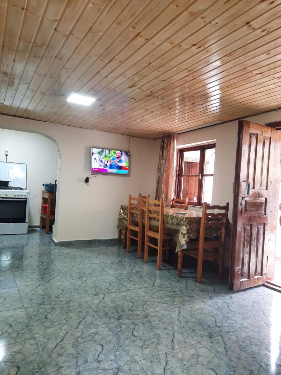 Guesthouse "Megi" ميستيا المظهر الخارجي الصورة